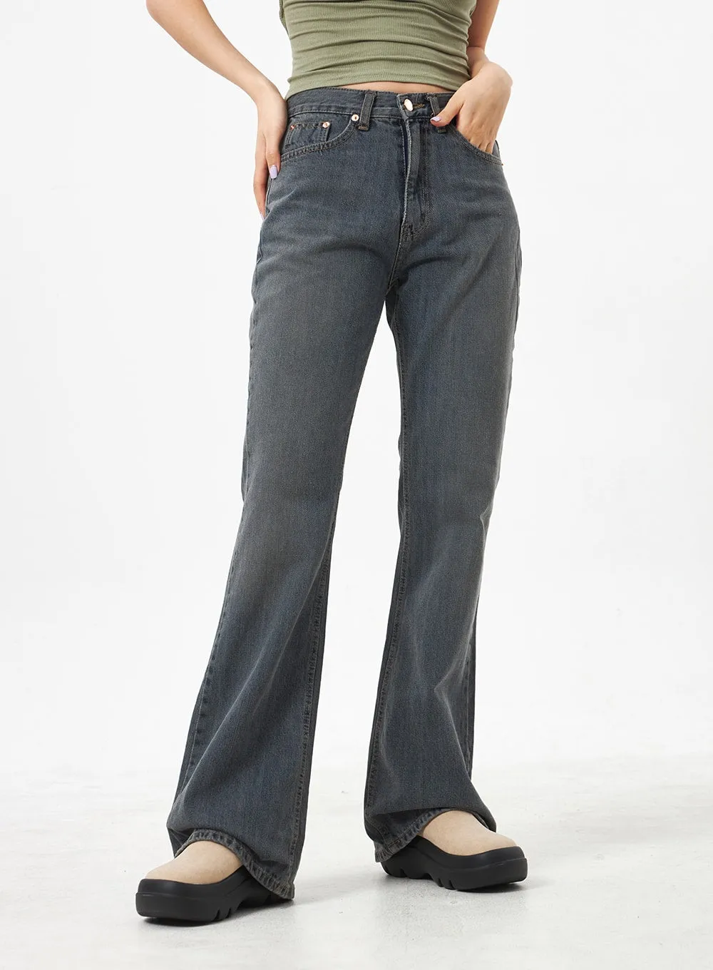 Bootcut Mid-Rise Jeans CA305