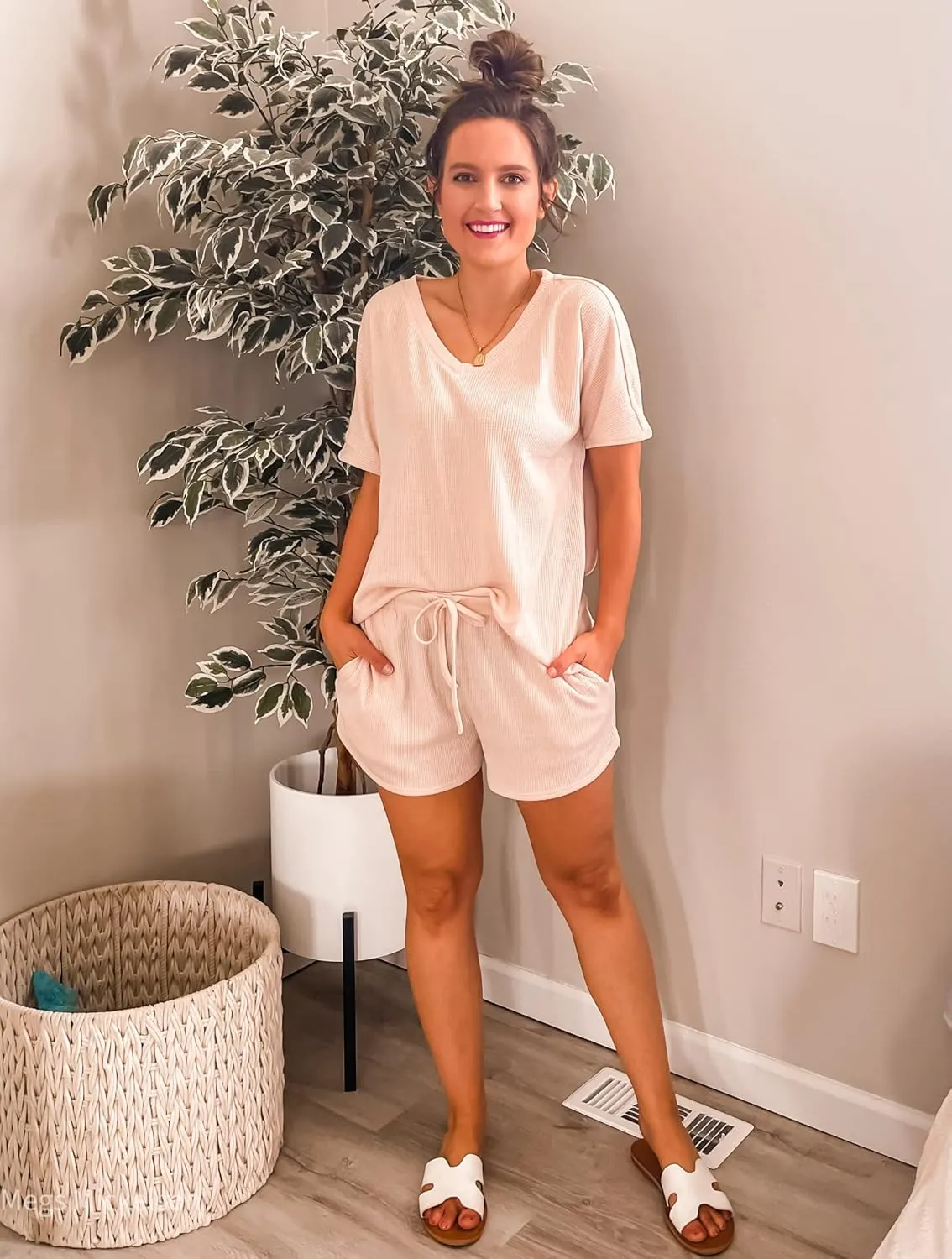 Ekouaer Womens Waffle Knit Pajama Set Short Sleeve Top and Pant with Pockets Casual Loungewear 2 Piece Outfits